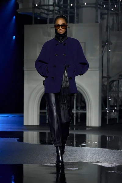 Look 50